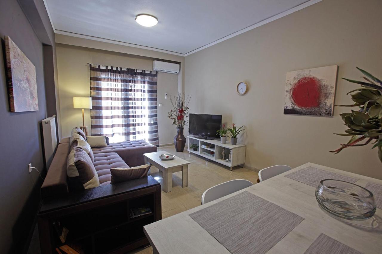 C.l.a. Loux Apartment *